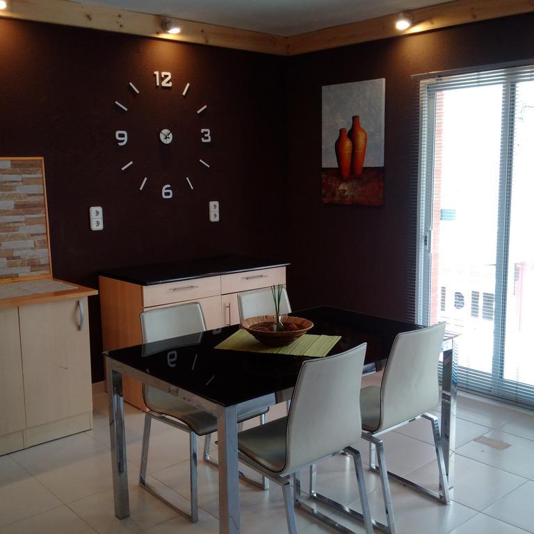 Hostal Residencia Celma Sant Carles De La Rapita Exterior photo